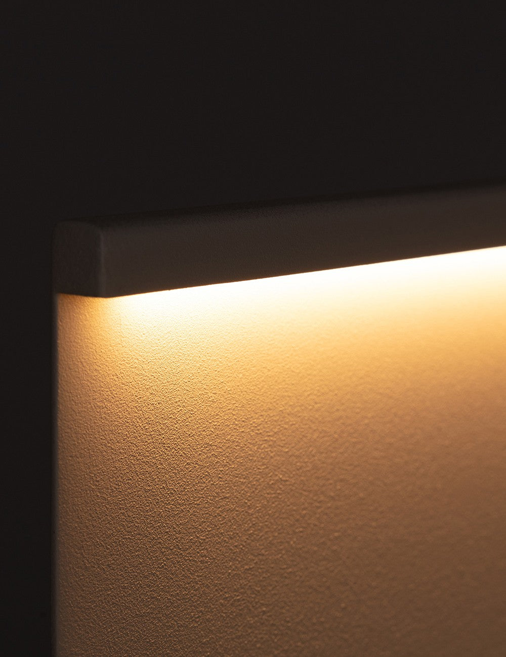 LBM TABLE LAMP