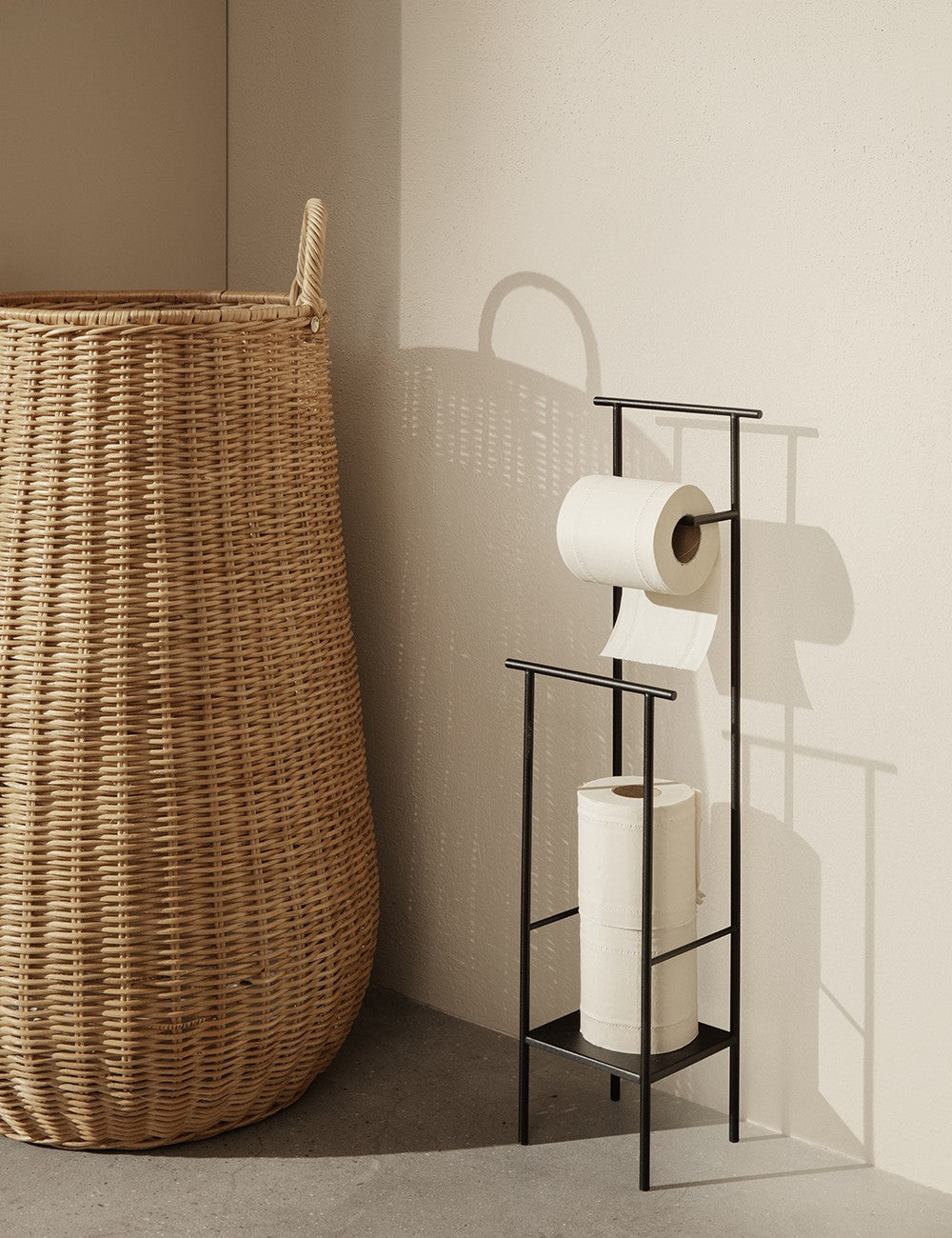 cesto della biancheria intrecciato