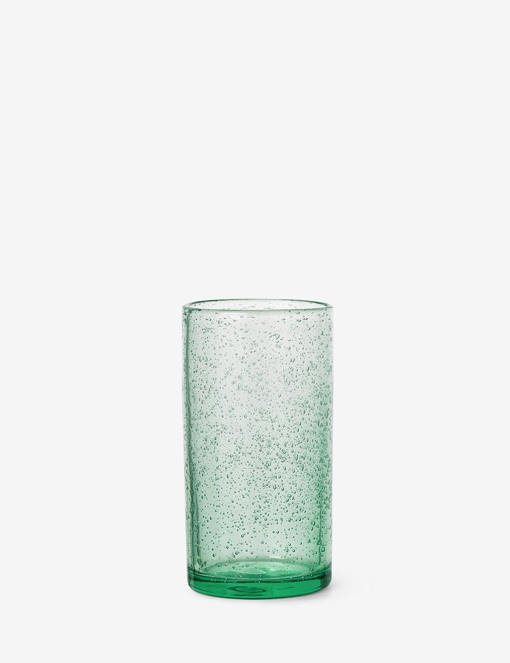 grand verre d'eau et d'huile d'olive