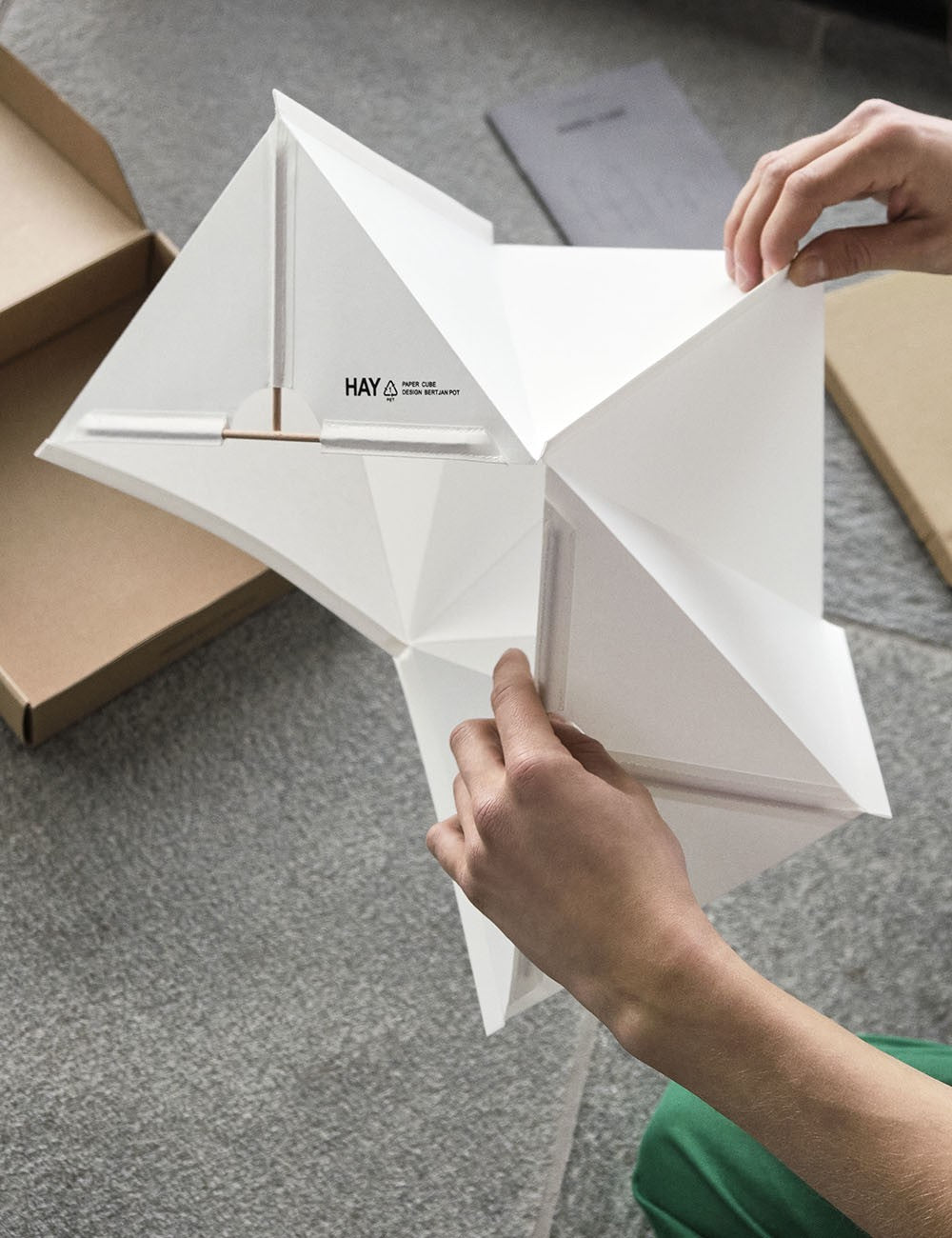 lampadaire cube en papier