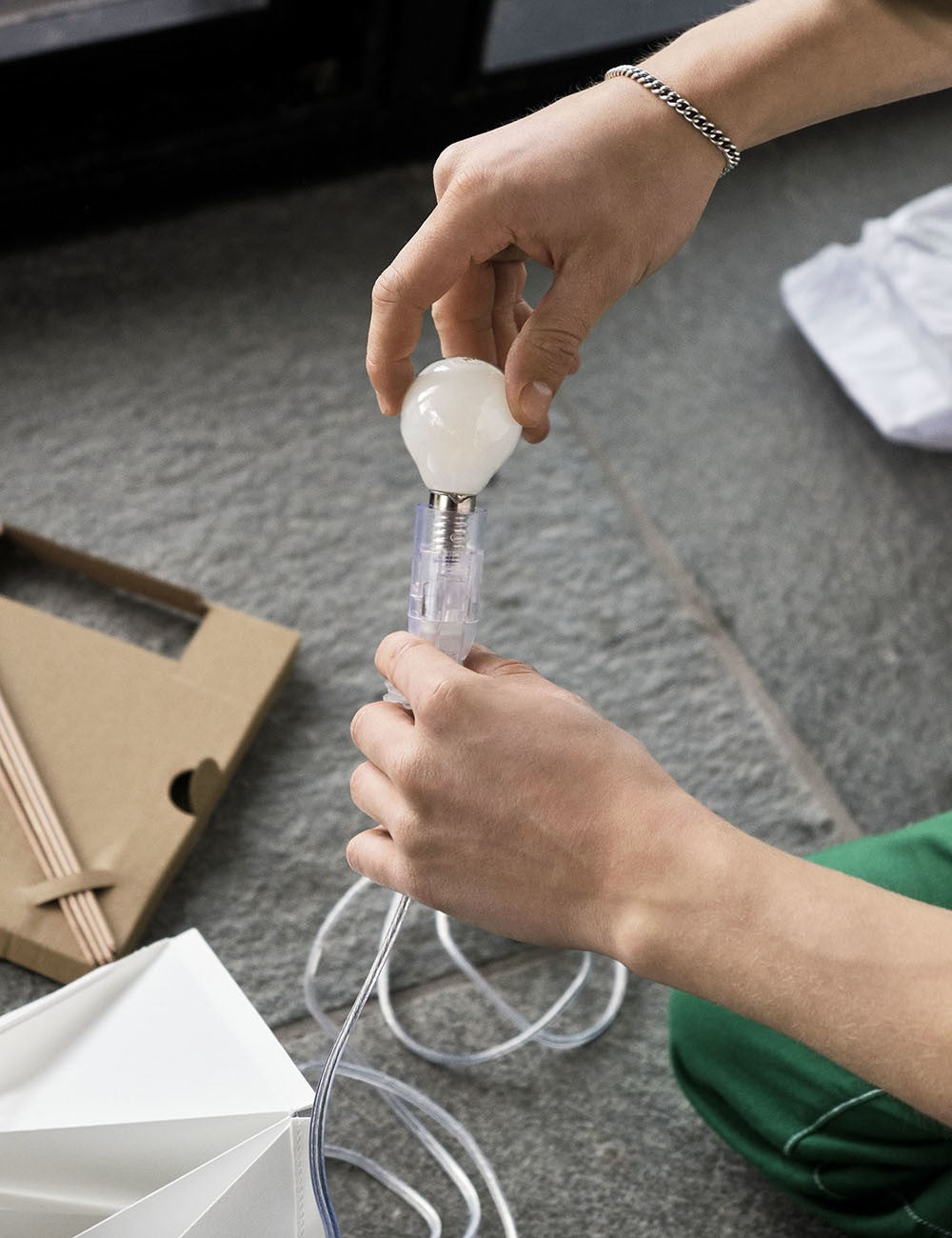 PAPER CUBE TABLE LAMP