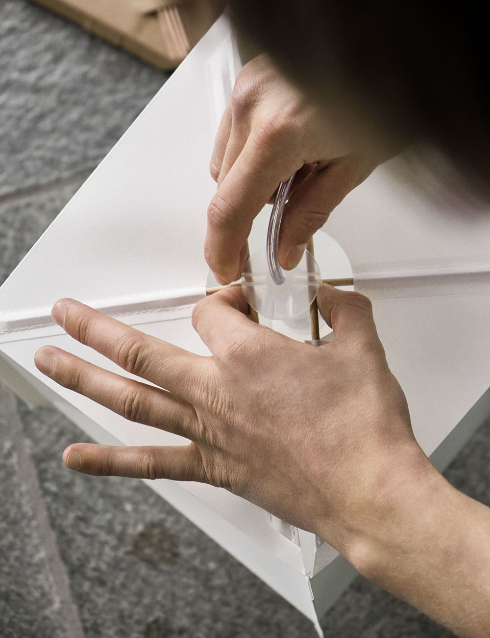 PAPER CUBE TABLE LAMP