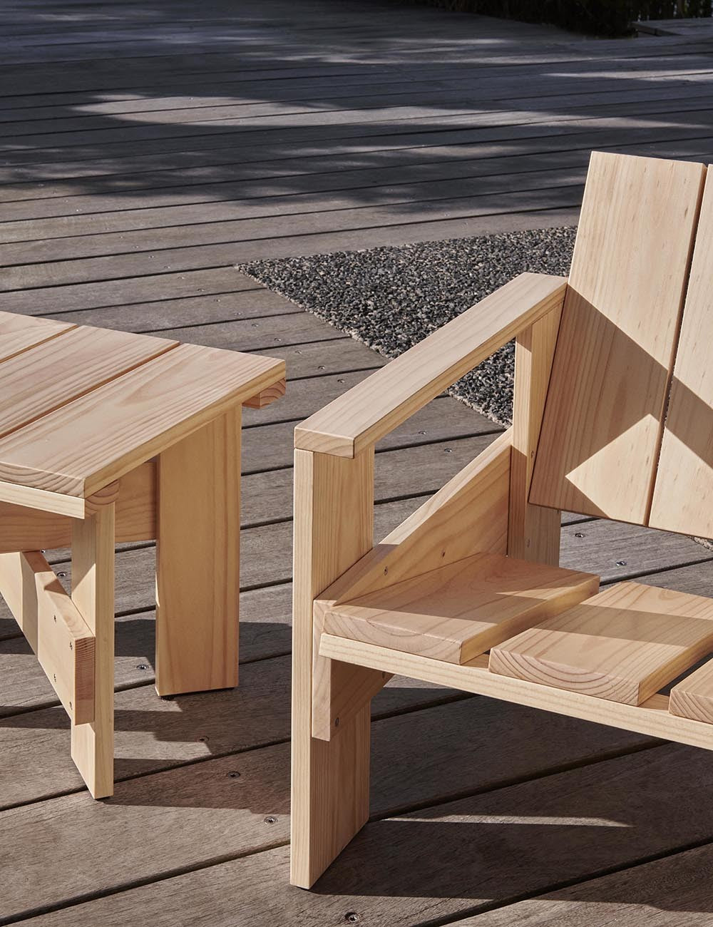 CRATE LOUNGE CHAIR
