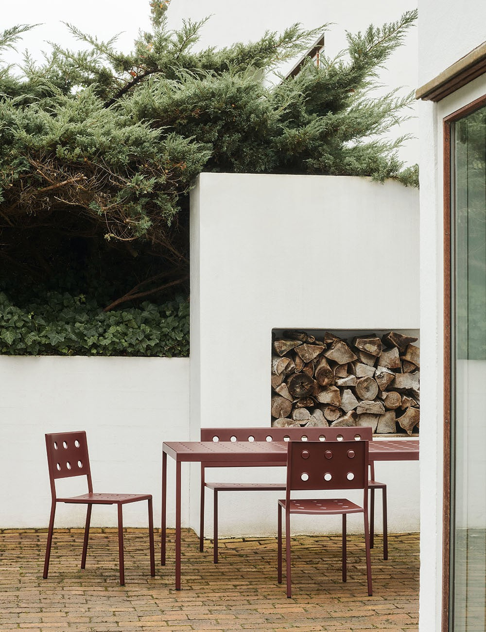 balcony dining bench