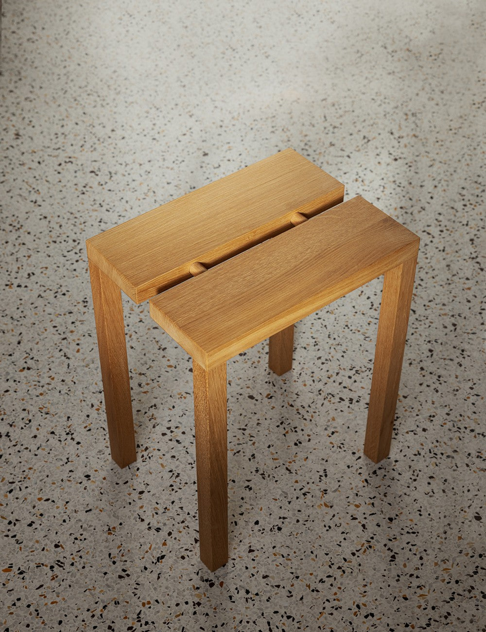 tabouret à chevilles