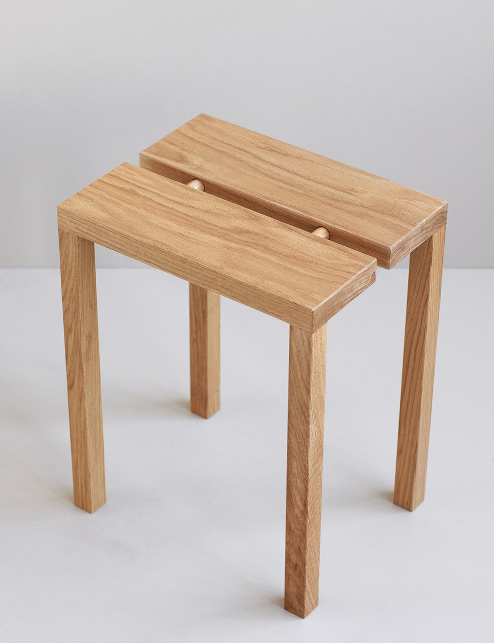 tabouret à chevilles