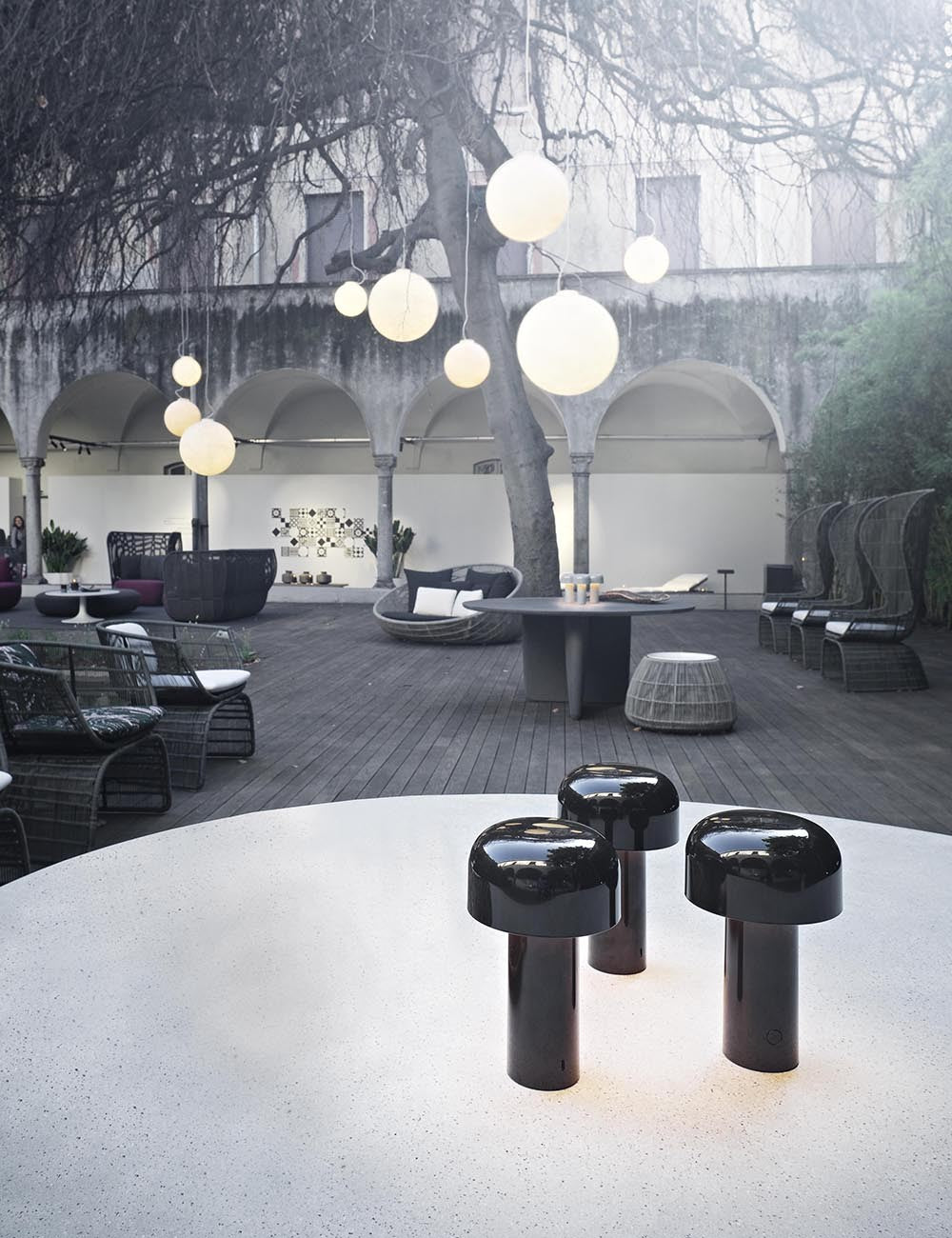 bellhop table