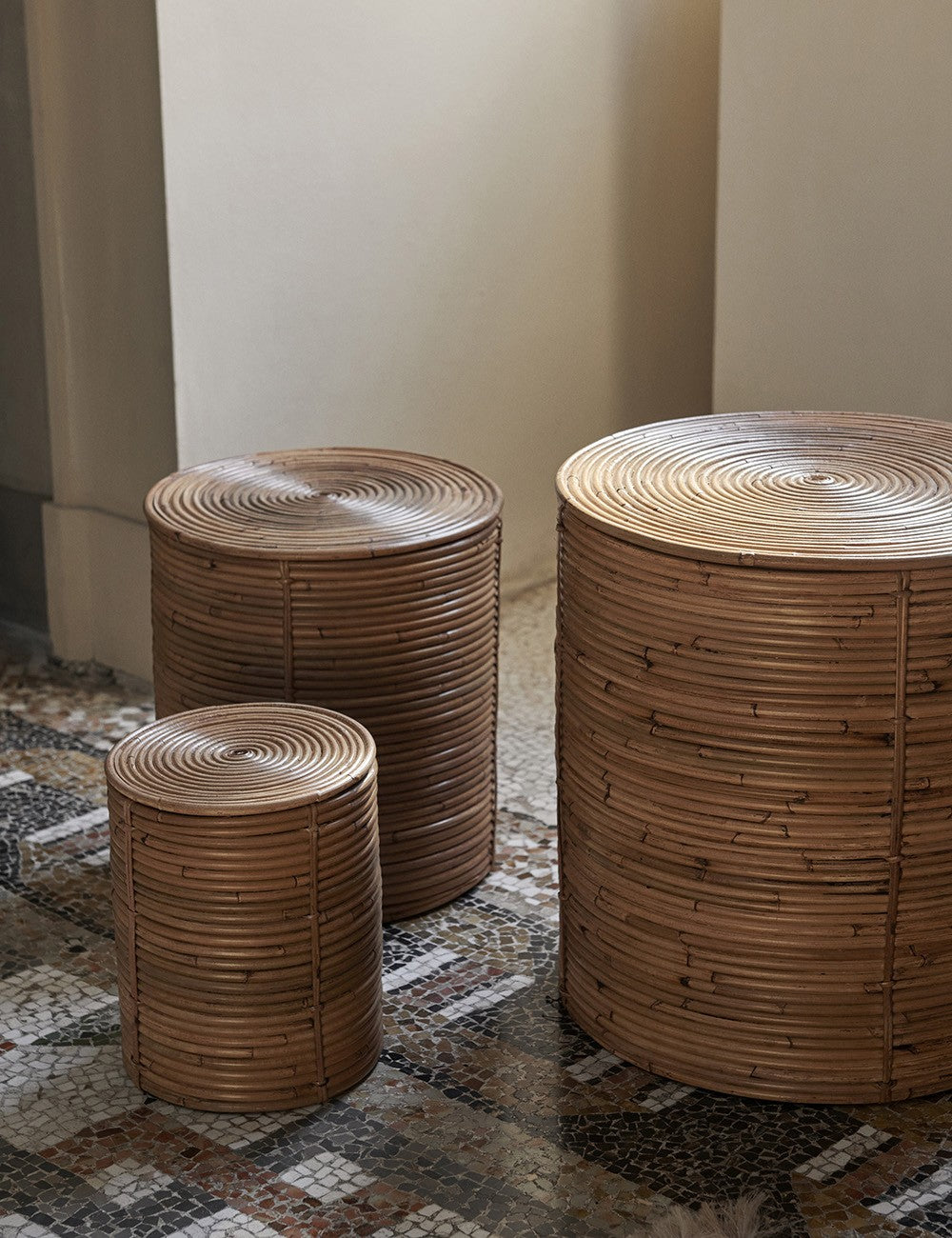 ensemble de 3 colonnes de rangement
