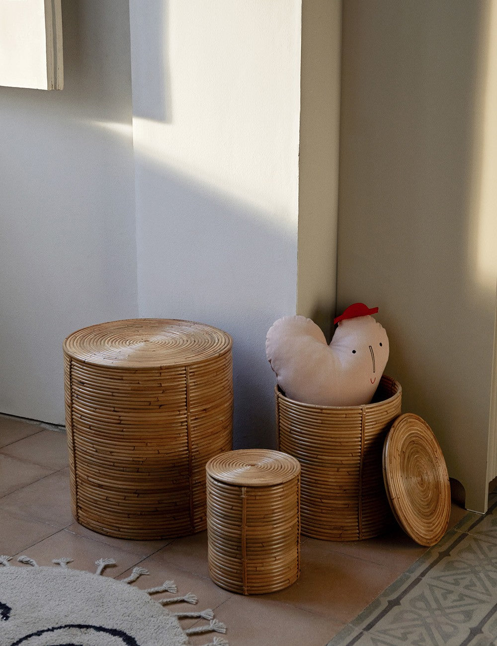 ensemble de 3 colonnes de rangement