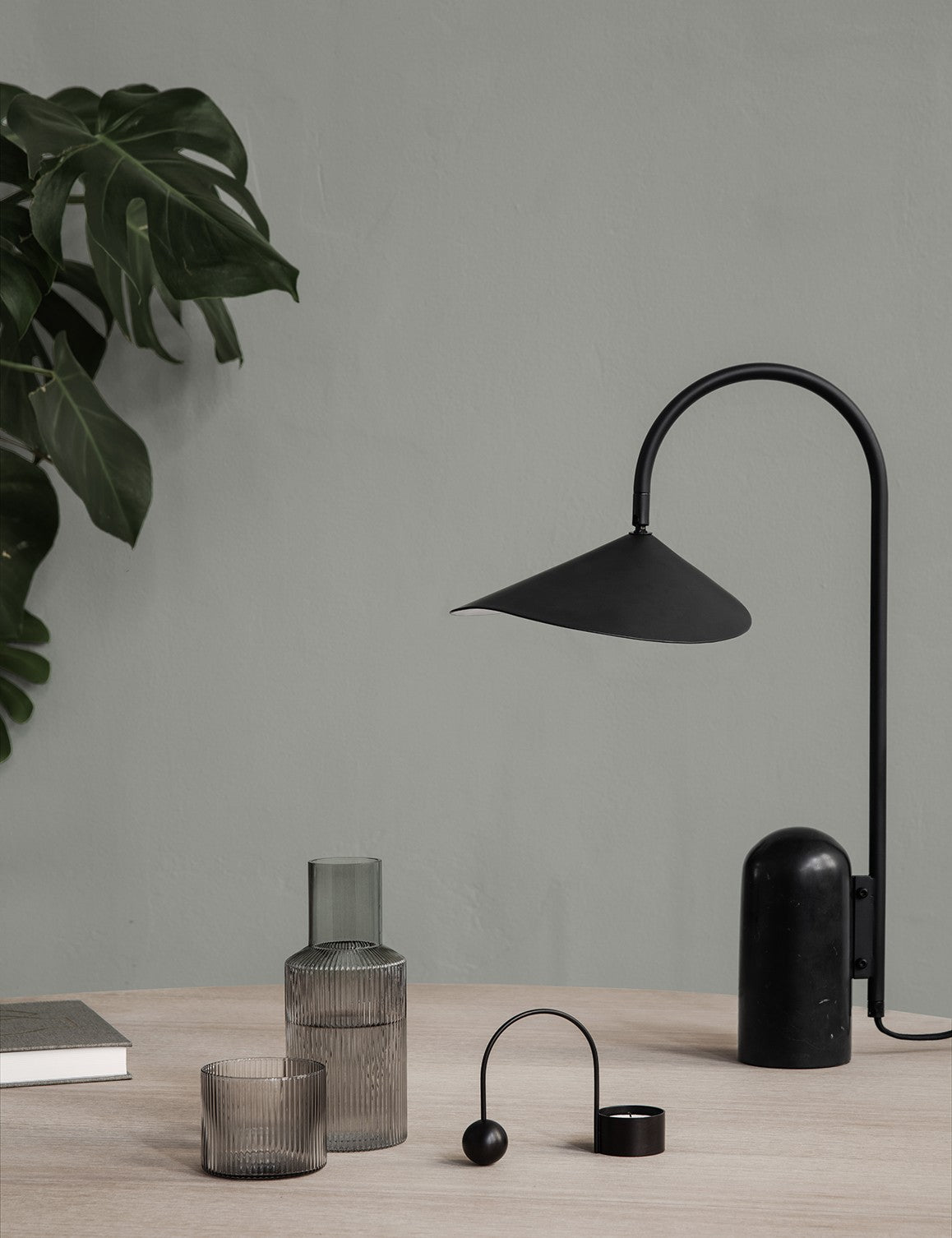 ARUM TABLE LAMP