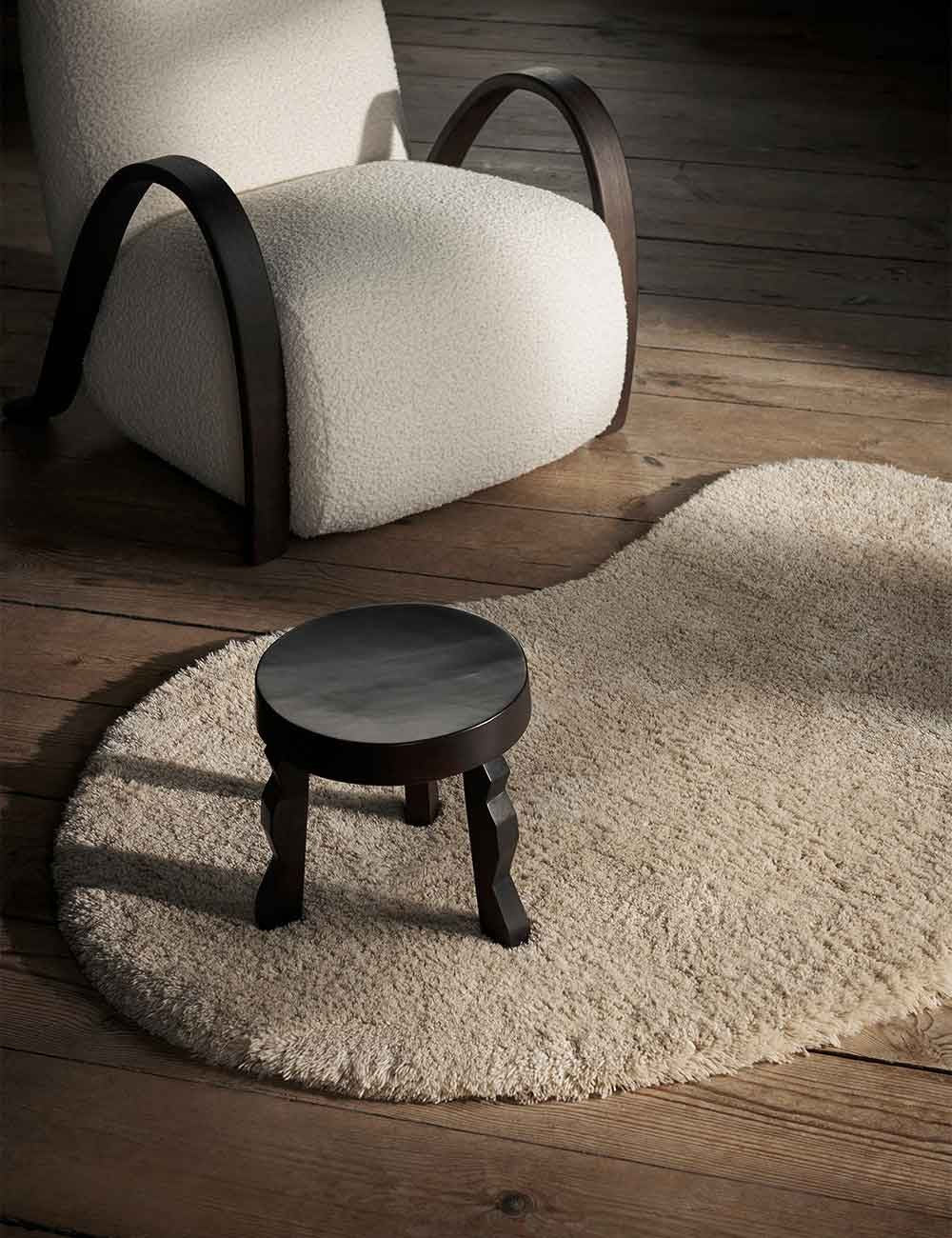 tapis en laine en forme de S