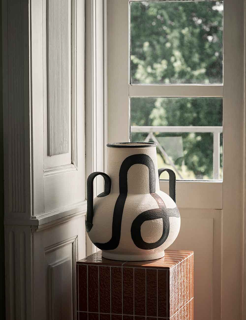 TRACE VASE