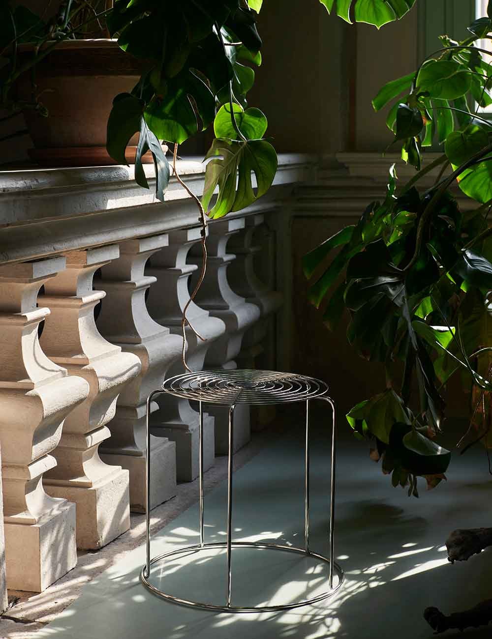 tabouret en fil de fer vp11