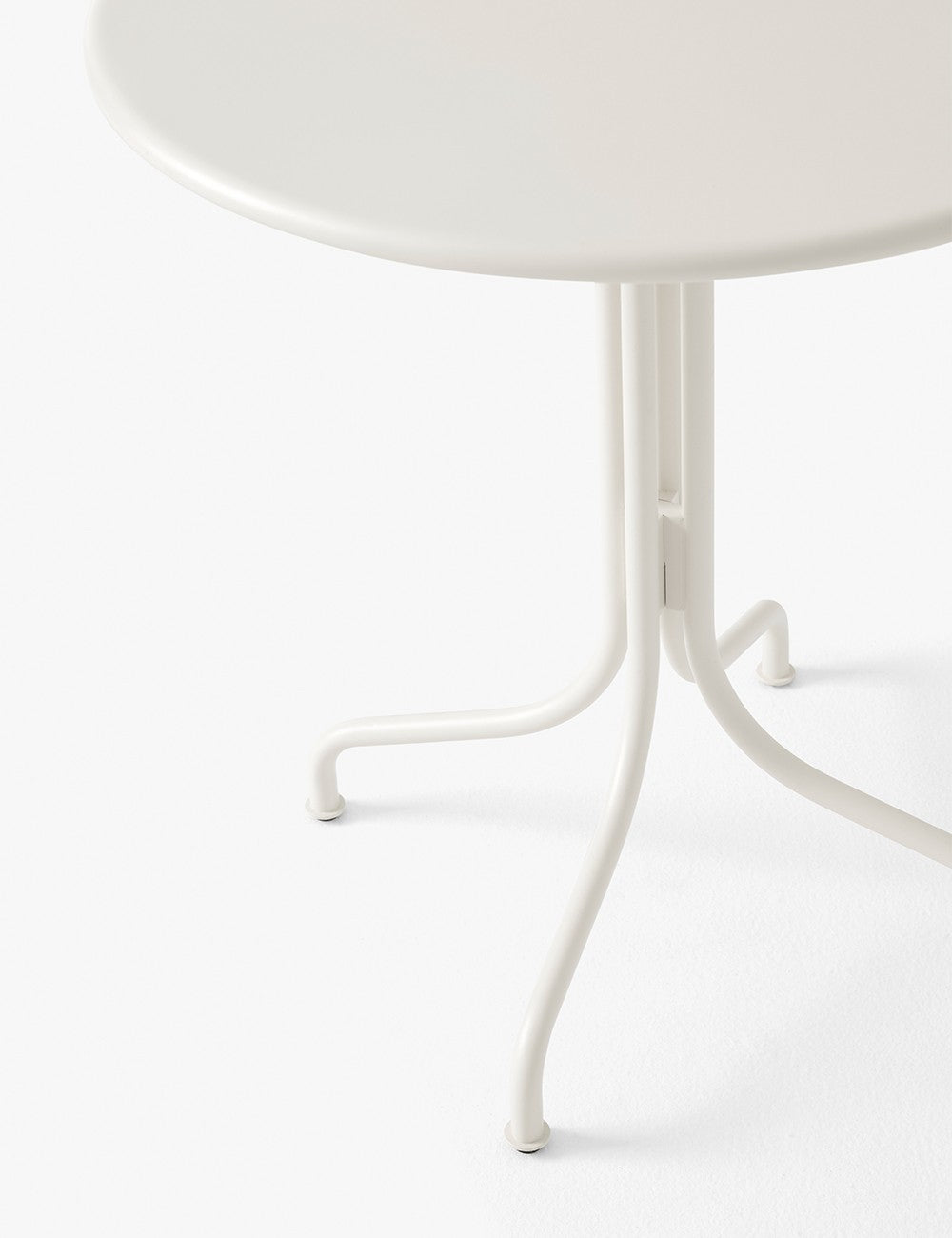 thorvald sc96 cofé table round ø70