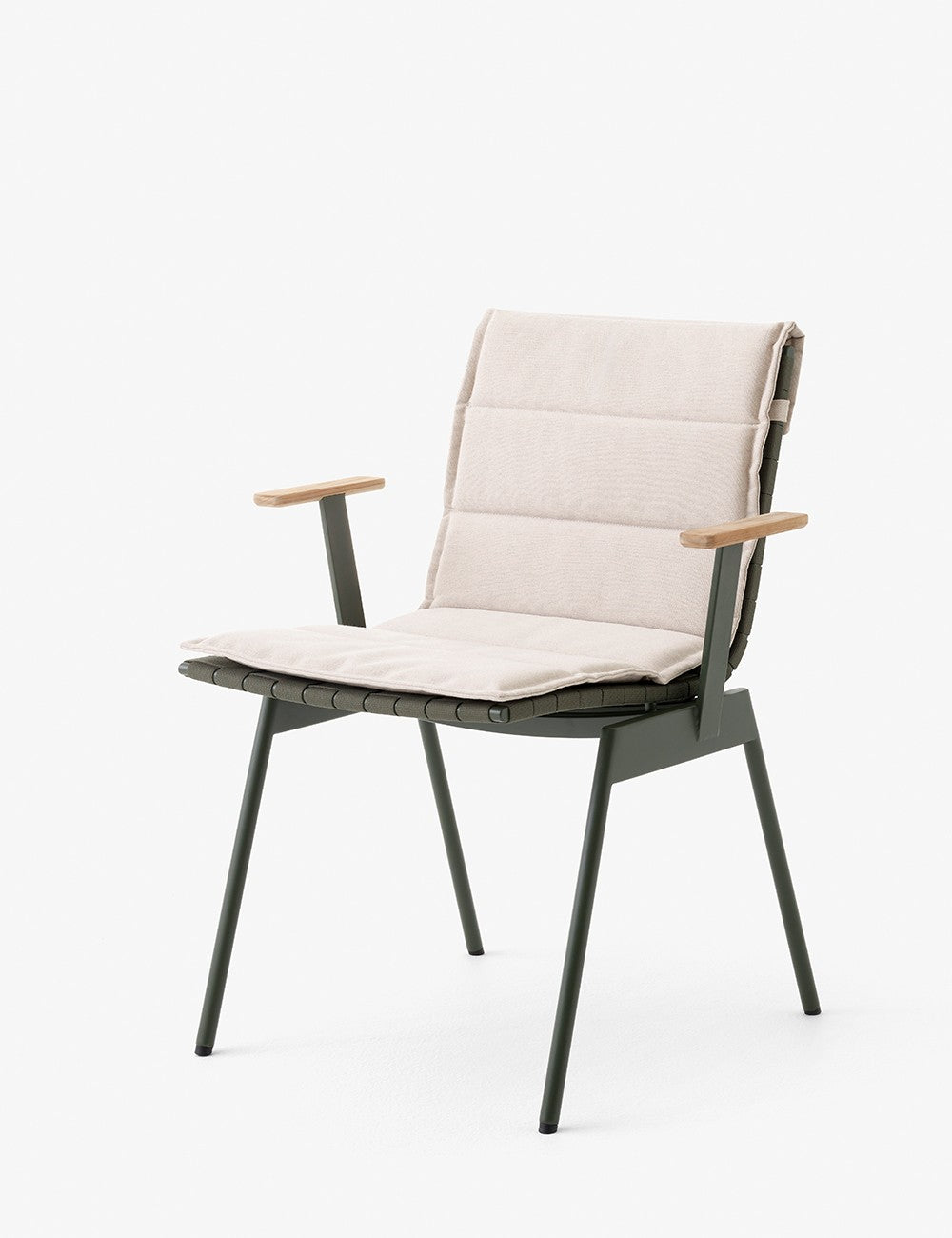 VILLE AV34 ARMCHAIR