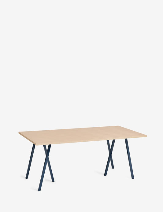 loop stand table 180