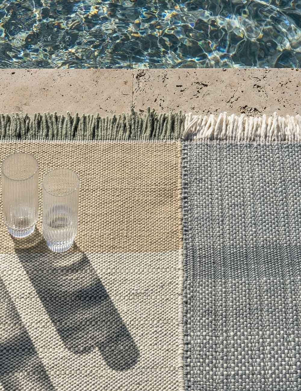 trois tapis d'extérieur