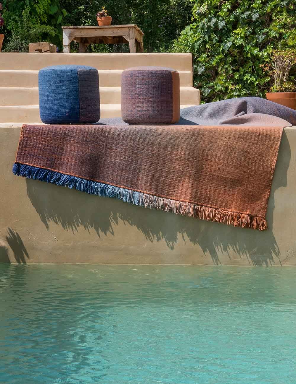 pouf d'extérieur ombragé