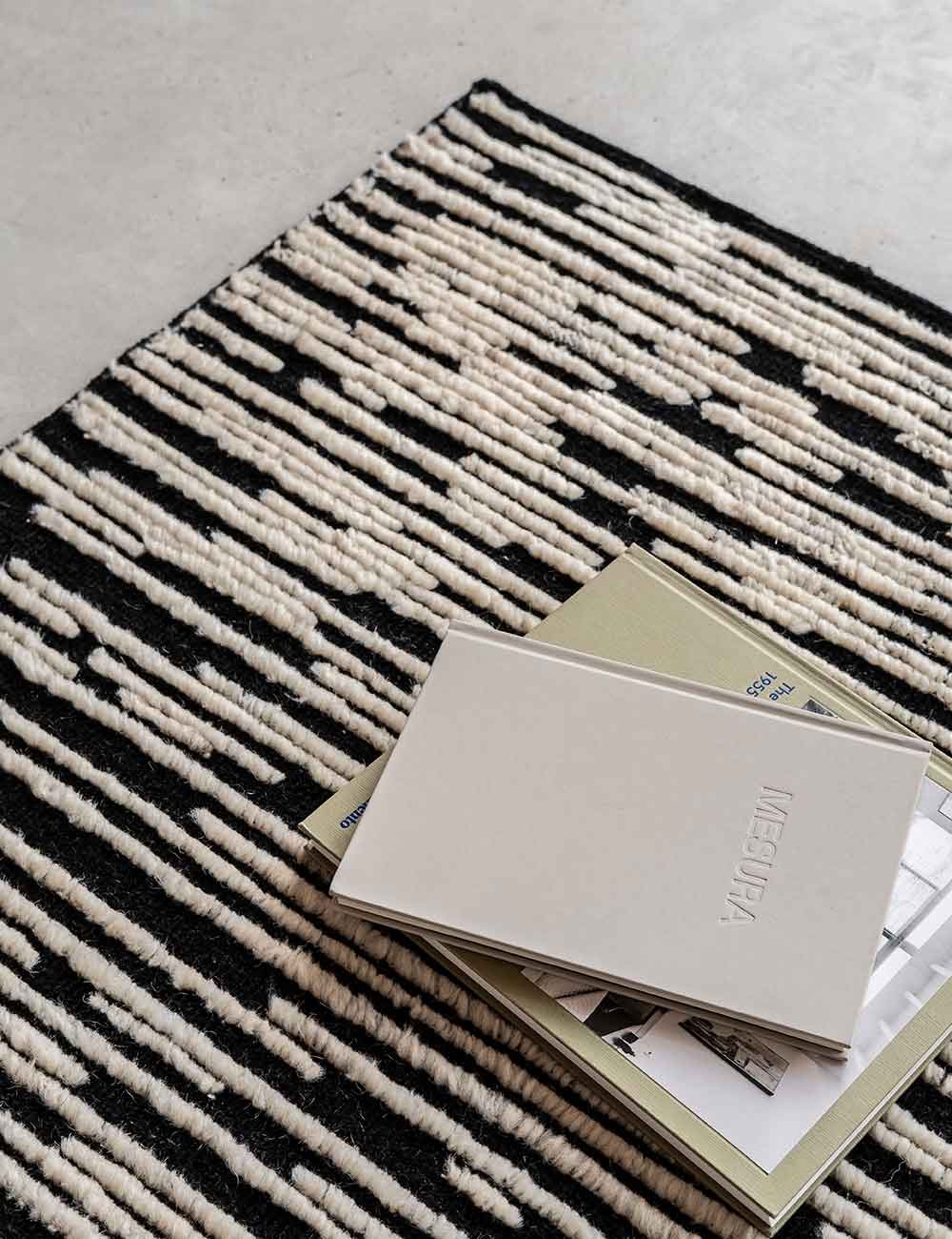 DOBLECARA RUG