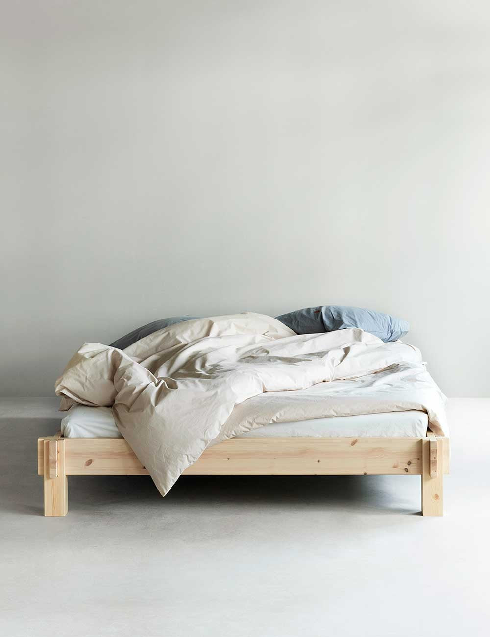 NOTCH BED FRAME
