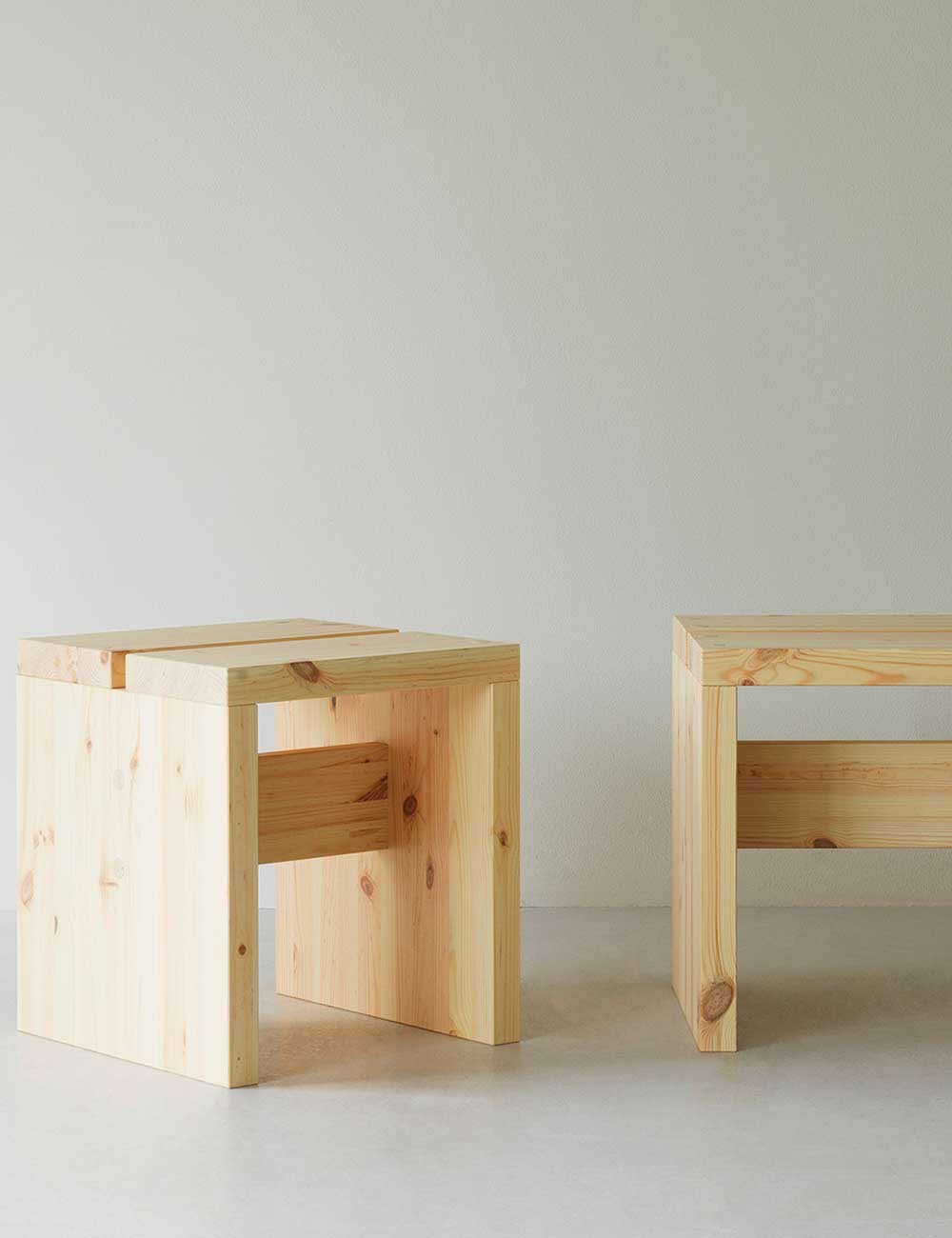STRETCH STOOL