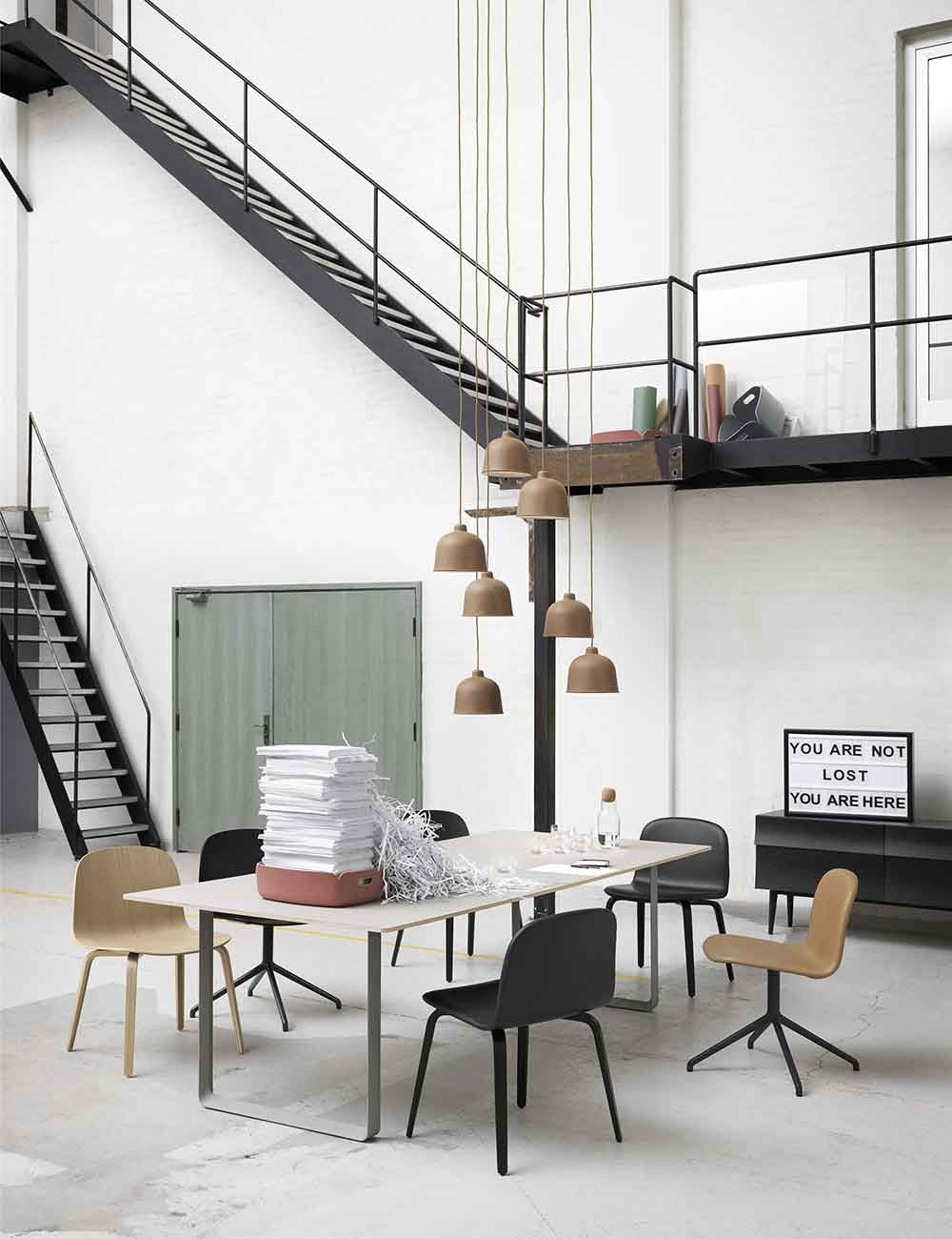 credenza riflettente