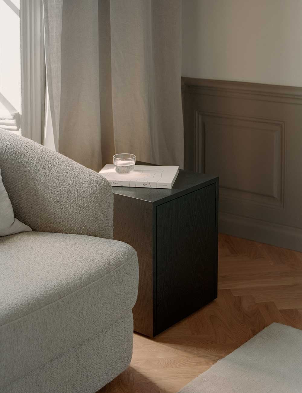 MASS SIDE TABLE