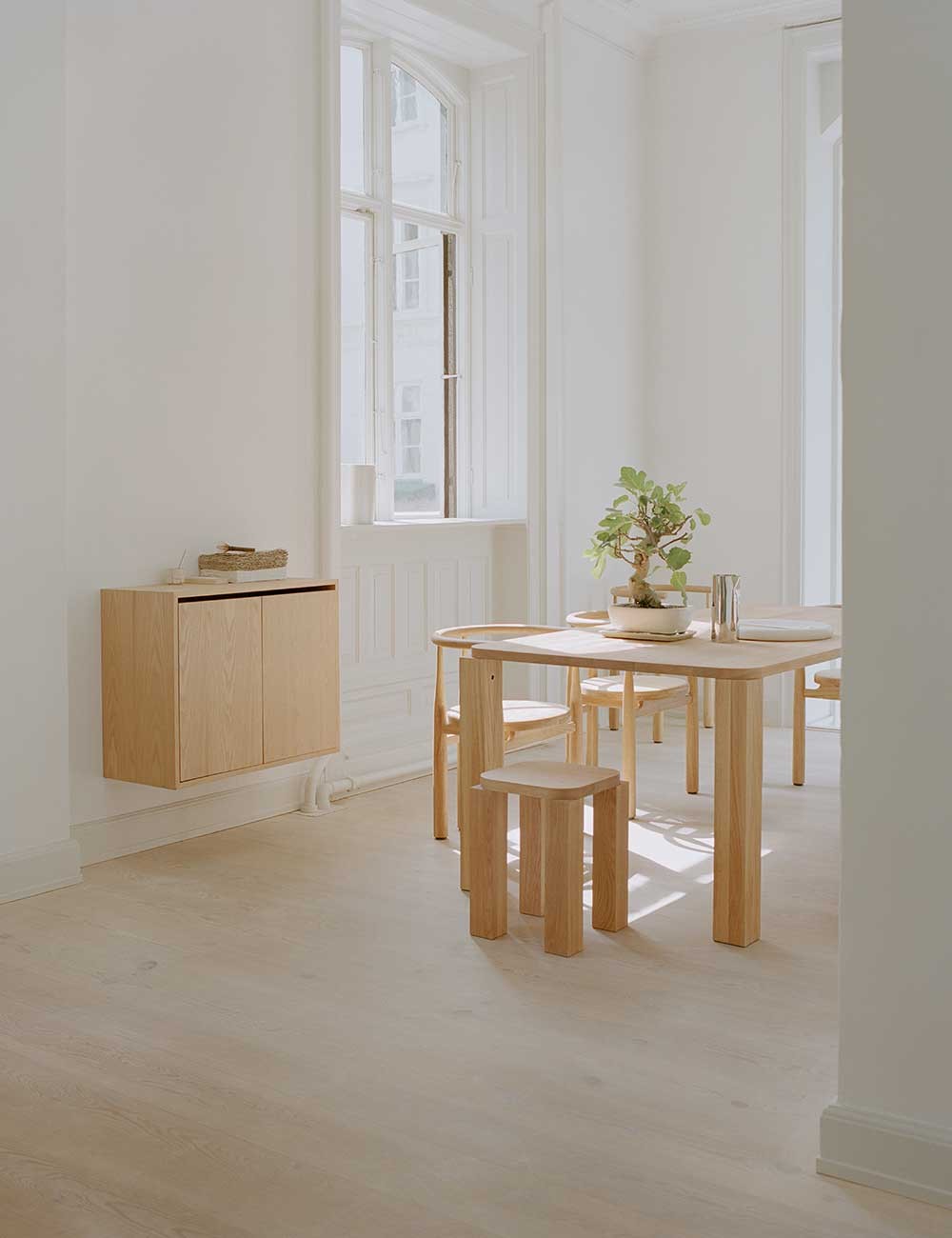 NEW WORKS CABINET ALTO CON ANTE