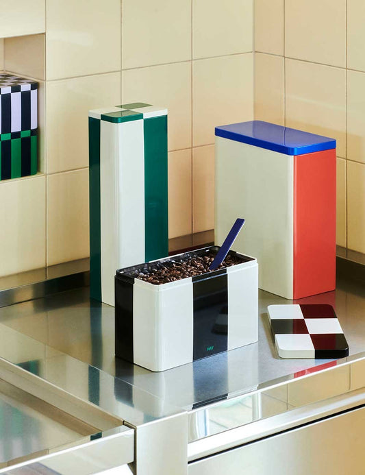 TIN CONTAINER M
