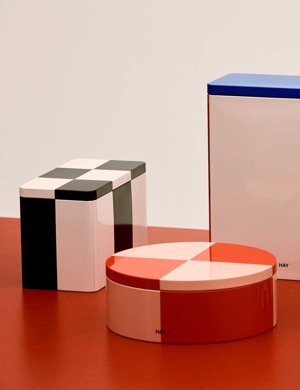 TIN CONTAINER ROUND
