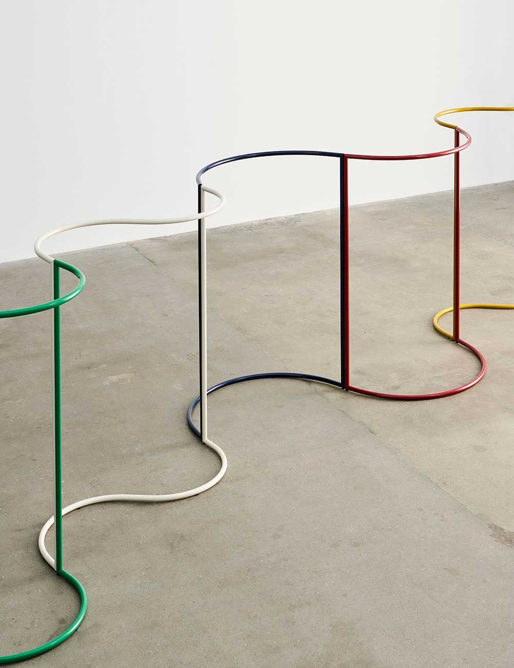 rack di colori a forma di S