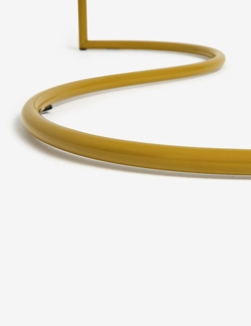 rack di colori a forma di S