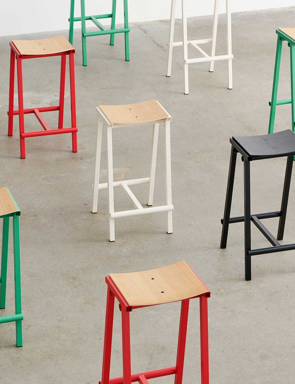 TABURETE 8 BAR STOOL H65. HAY-TBURETE8-65