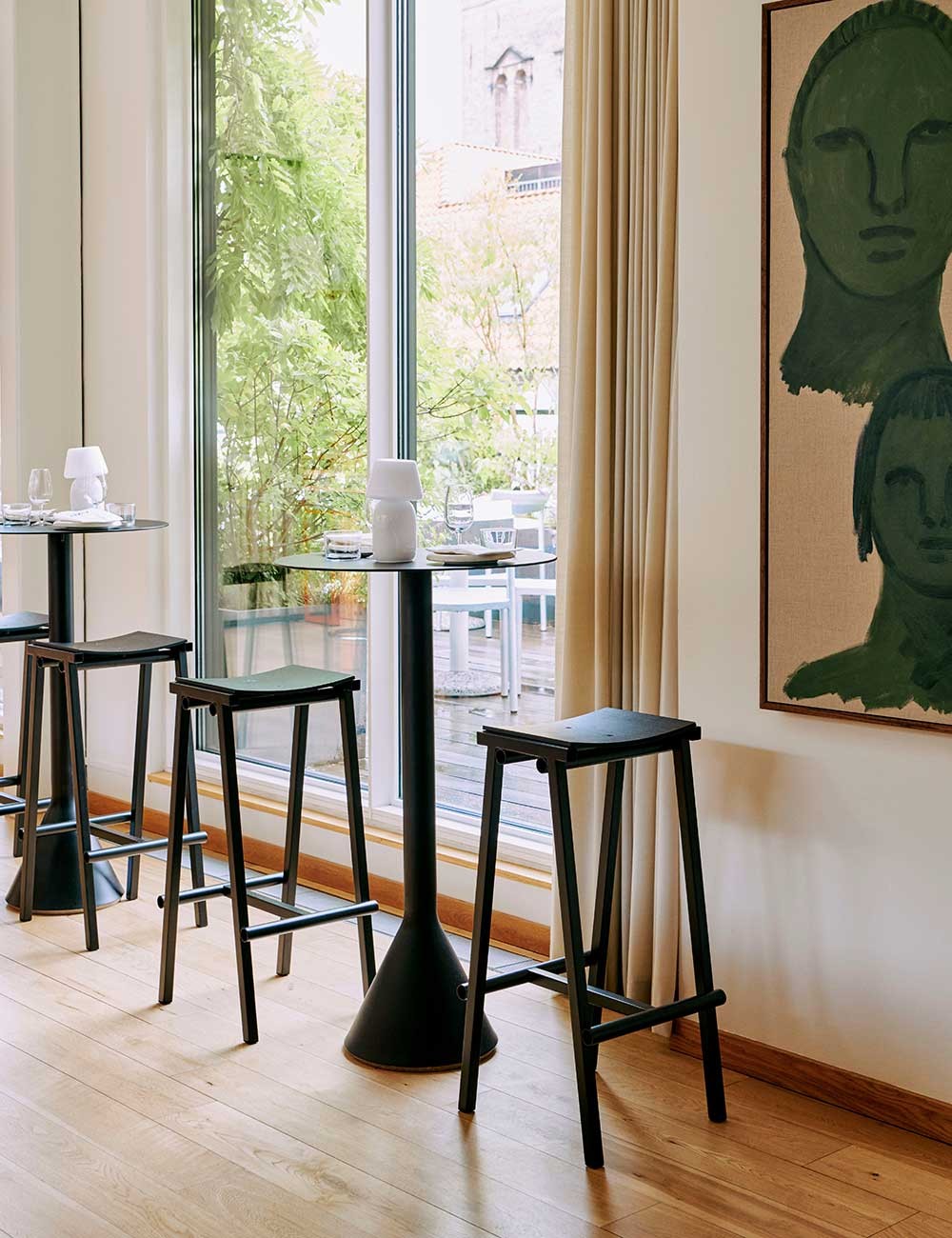 TABURETE 8 BAR STOOL H75