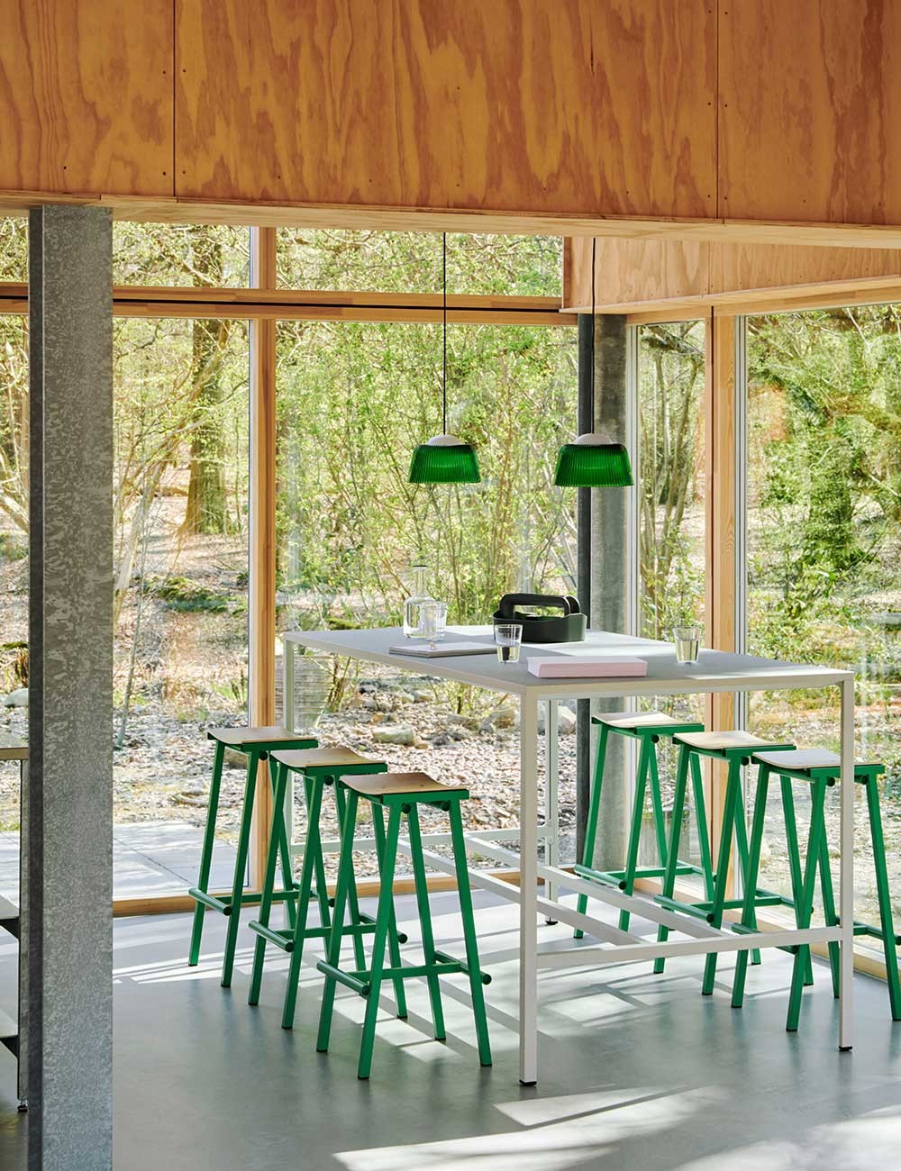 TABURETE 8 BAR STOOL H75