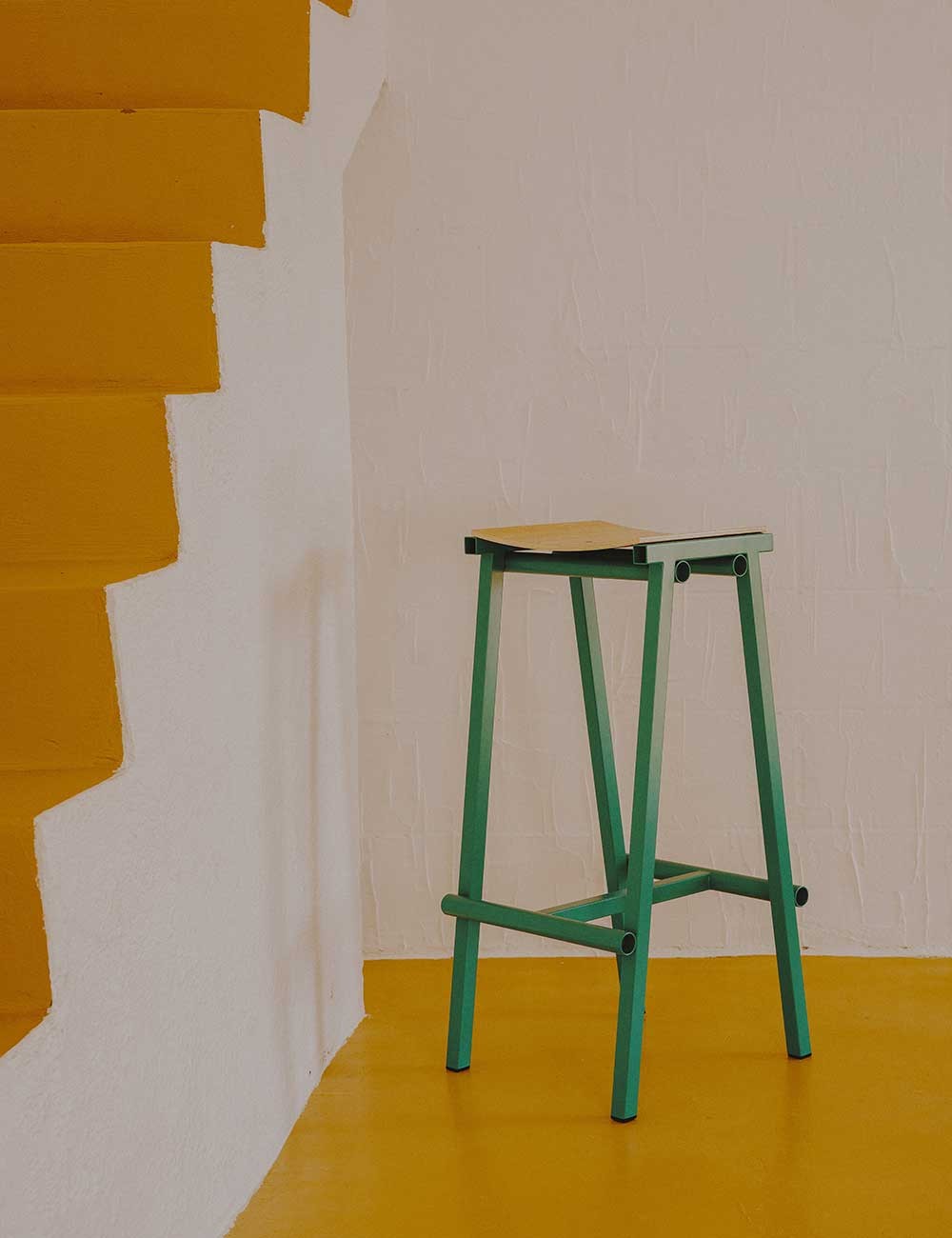 TABURETE 8 BAR STOOL H75