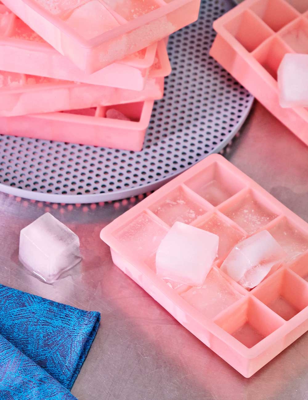 ICE CUBE TRAY