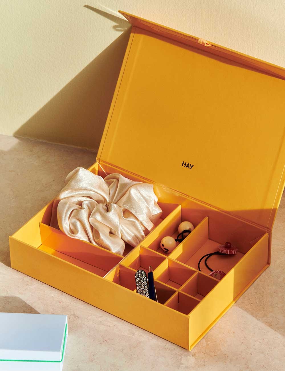 Colour storage jewelry box