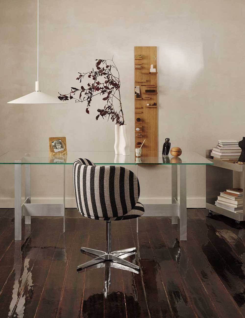 lager dining table expo