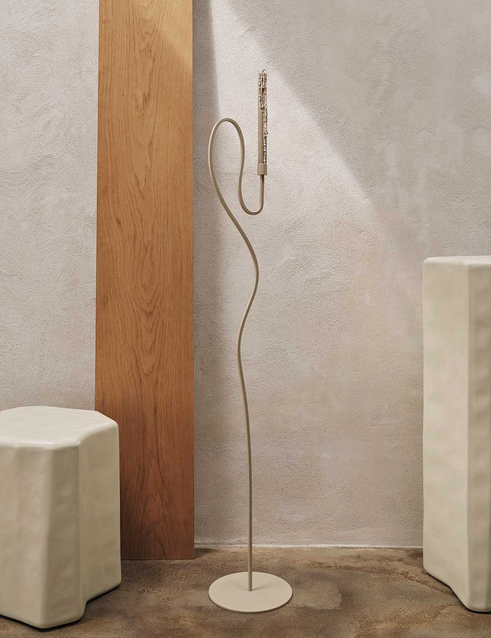 valse floor candle holder