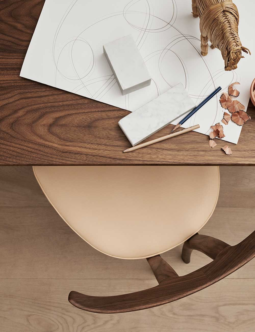 BM1160 HUNTING TABLE