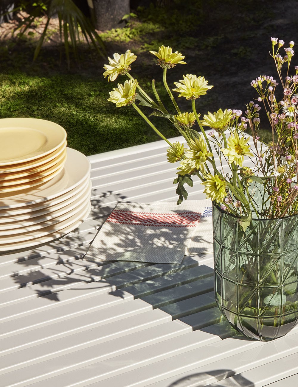 PALISSADE TABLE
