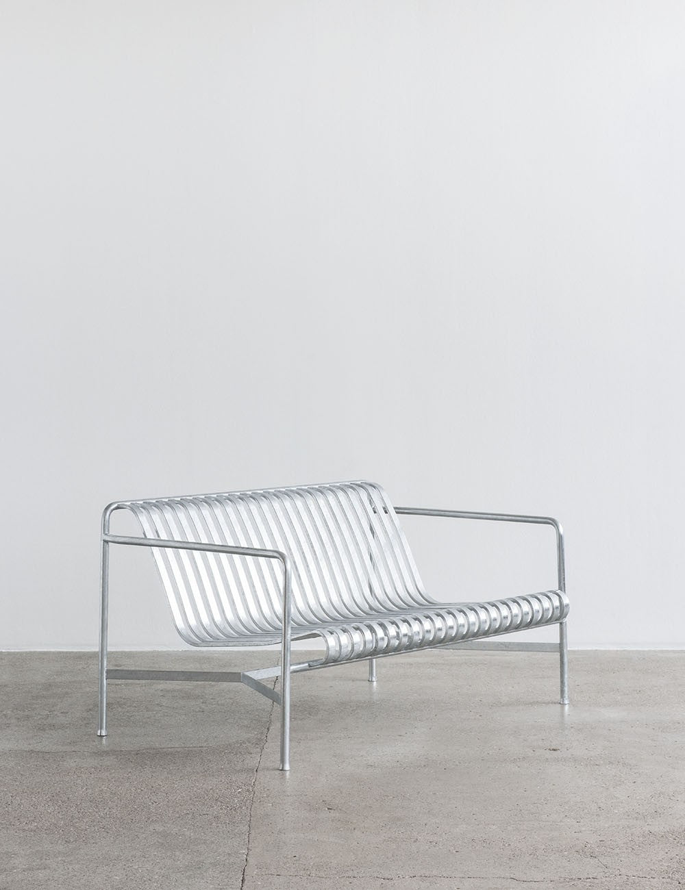 palissade dining bench w armrest