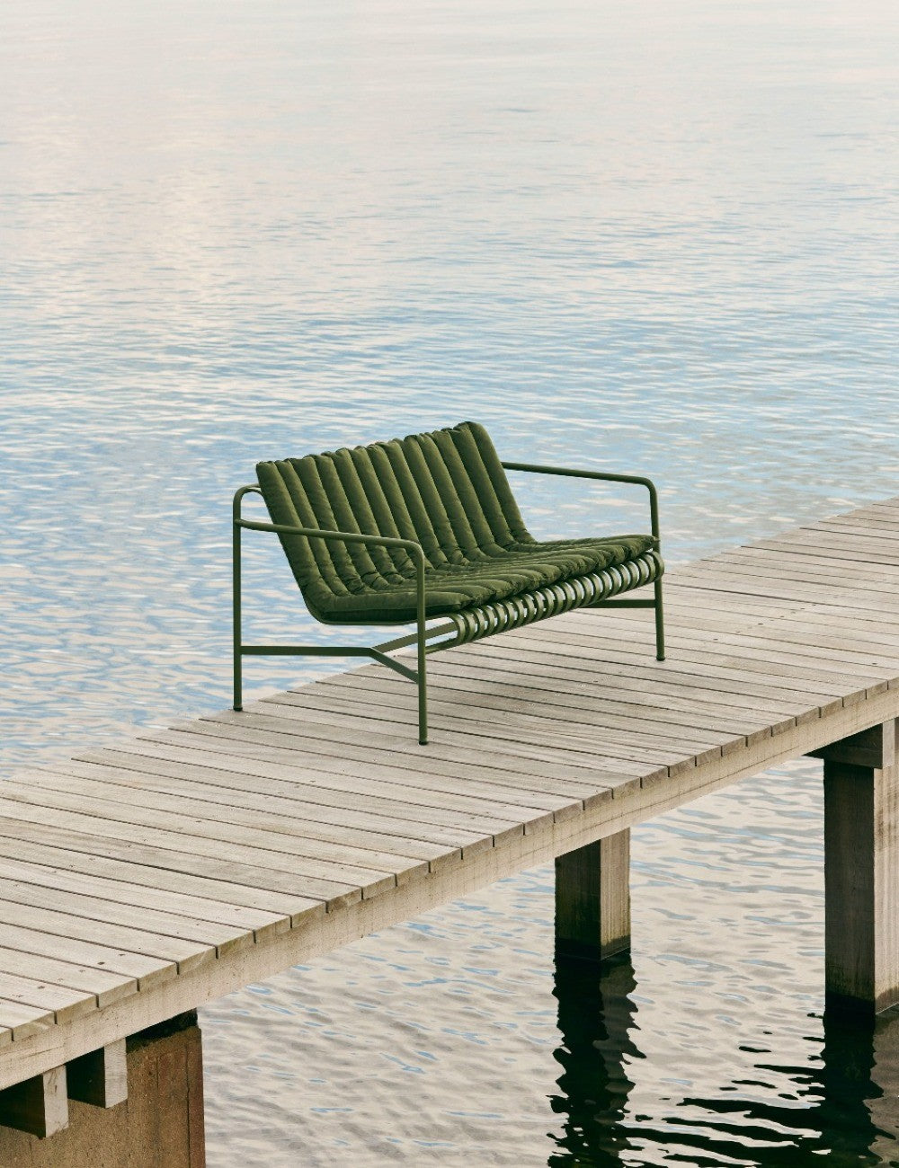 palissade dining bench w armrest