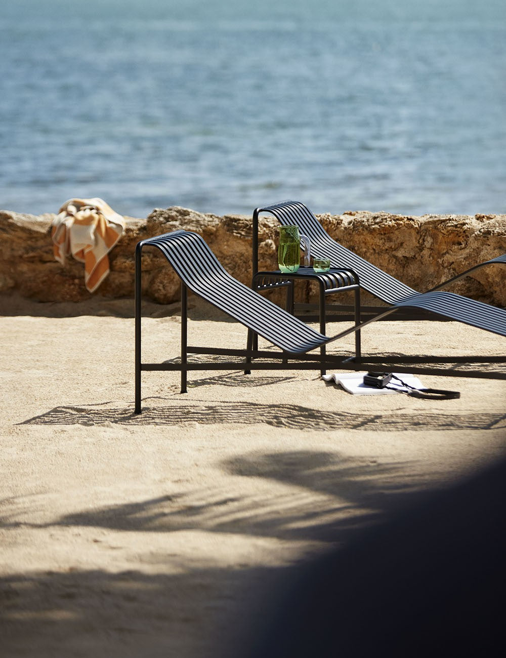 PALISSADE CHAISE LOUNGE