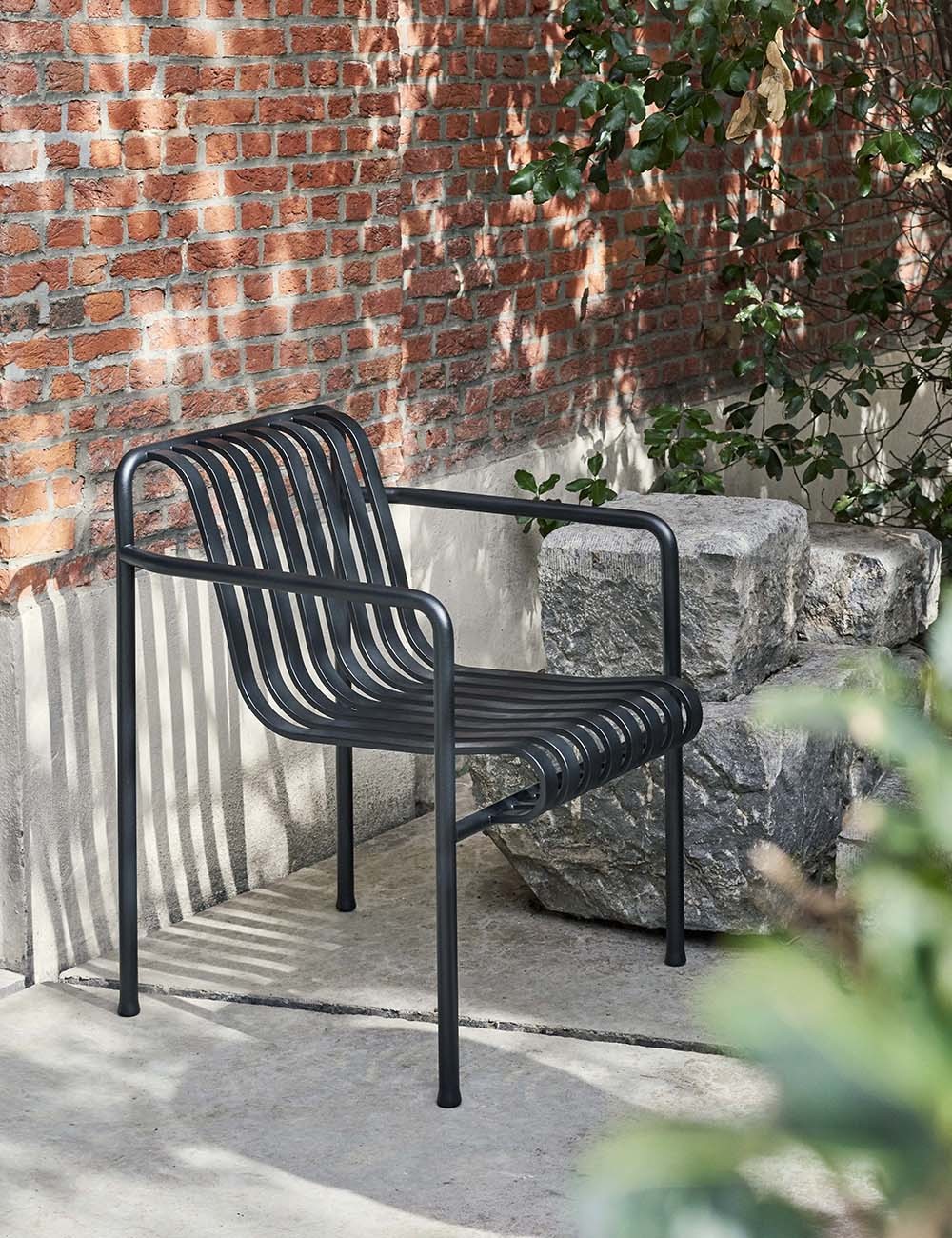 Palissade dining armchair