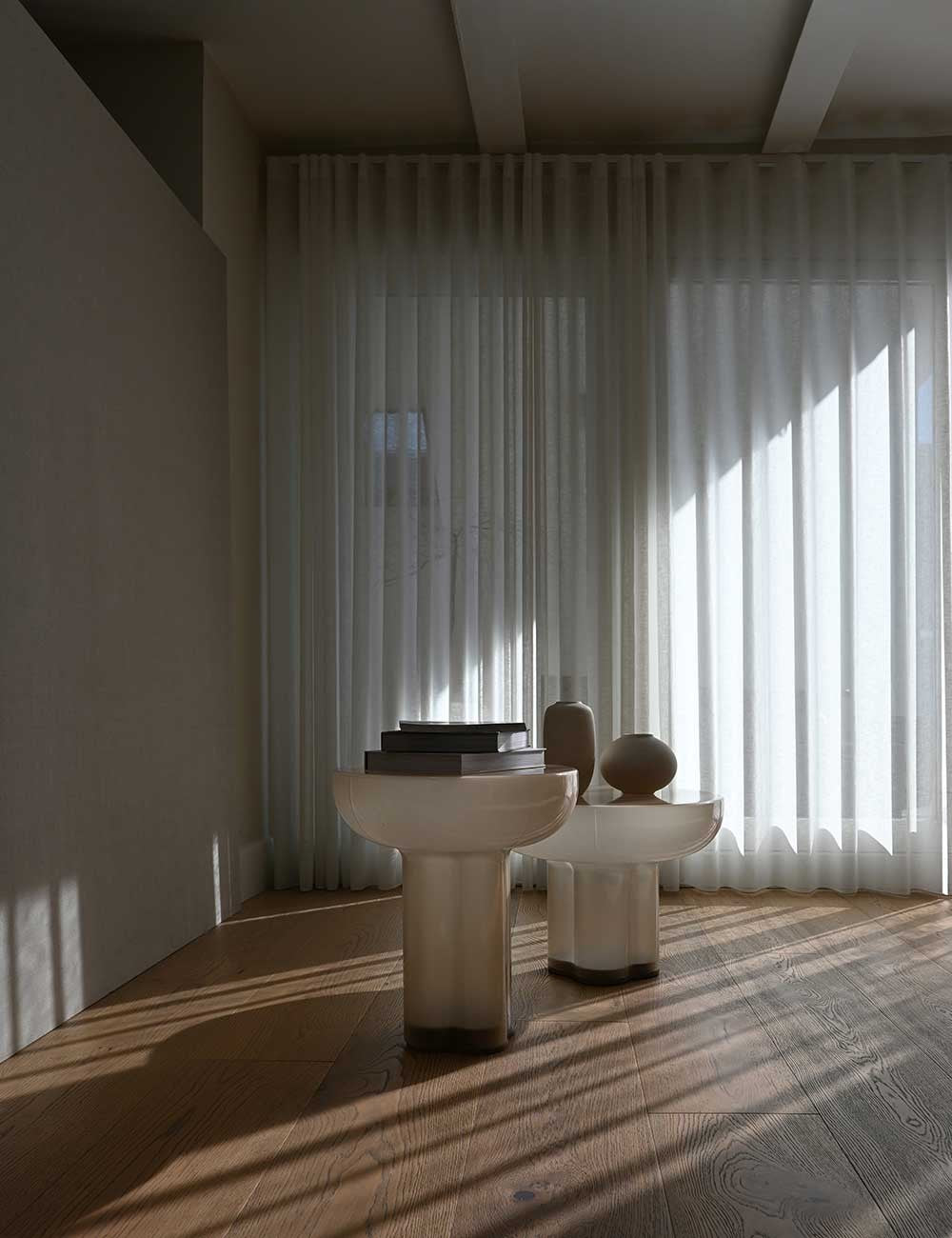 tavolo a corona in vetro alto