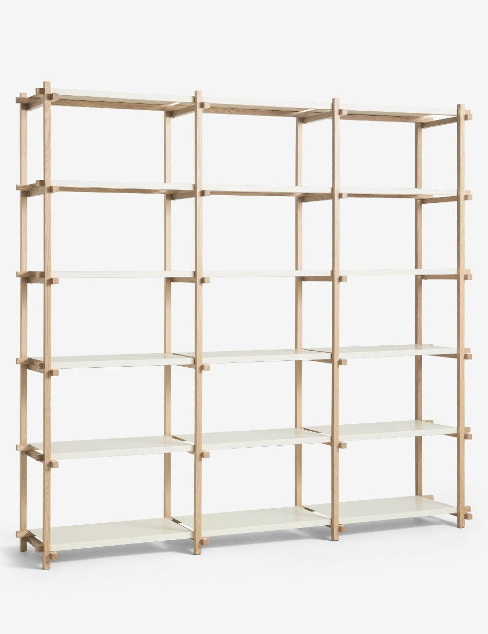 Étagère haute en bois