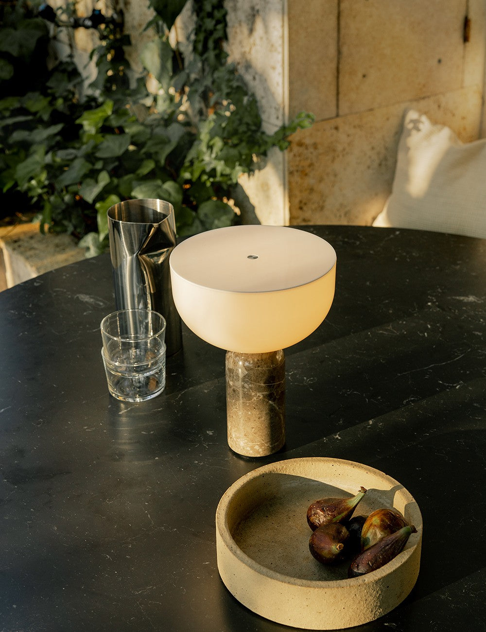 kizu portable table lamp