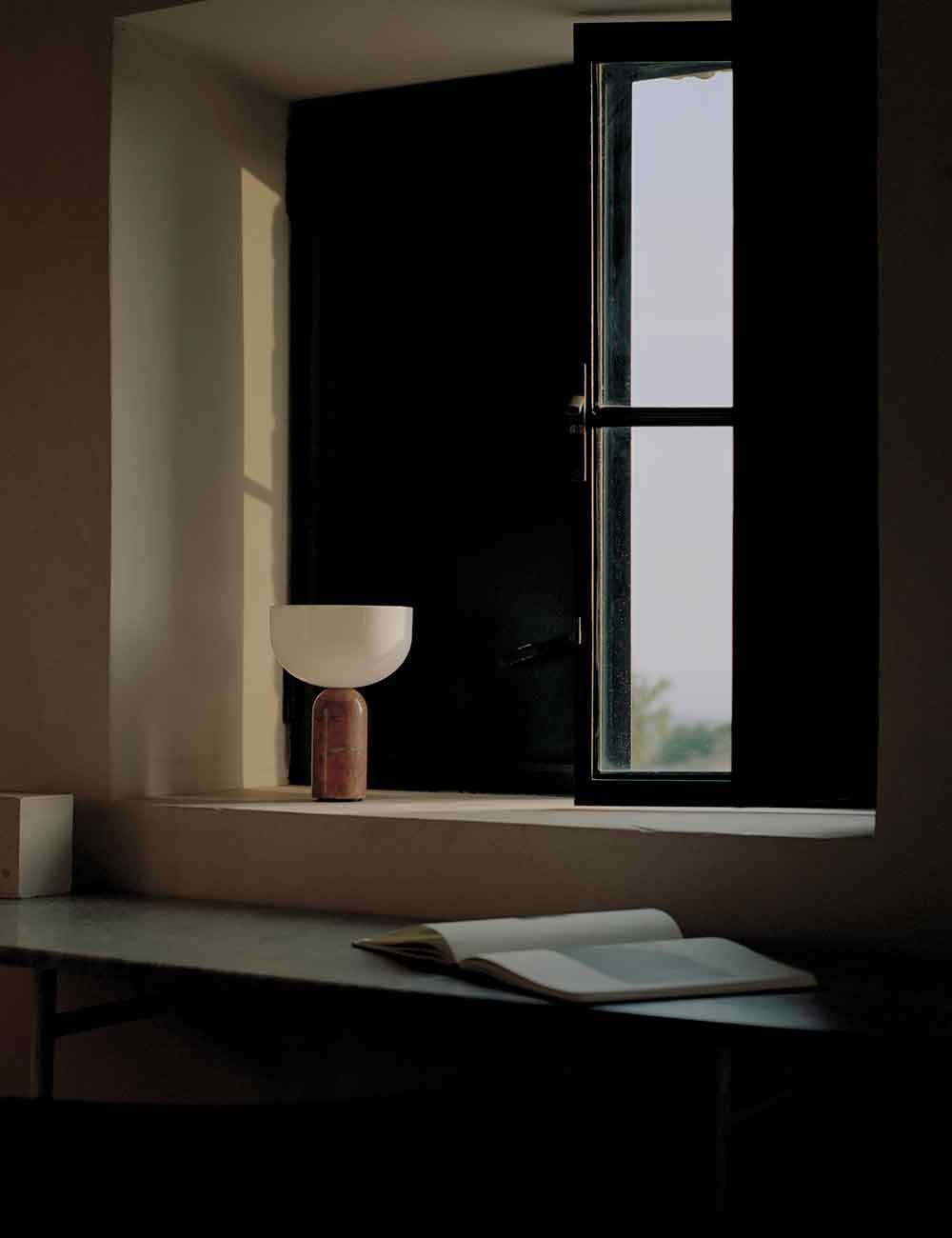 kizu portable table lamp